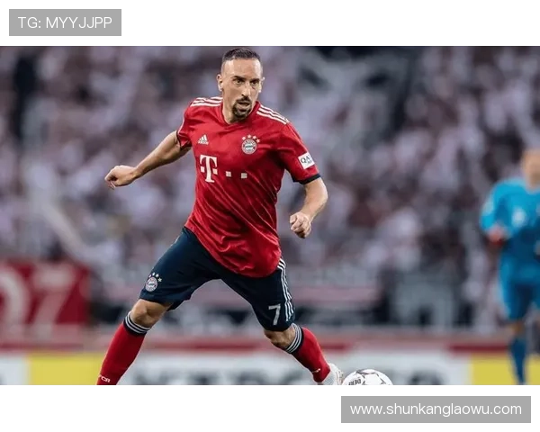 超强足球球星缔造绿茵传奇引领世界足坛辉煌新时代