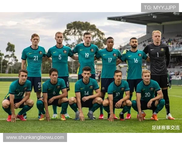 足球球星裤子时尚解析展现运动与潮流融合魅力